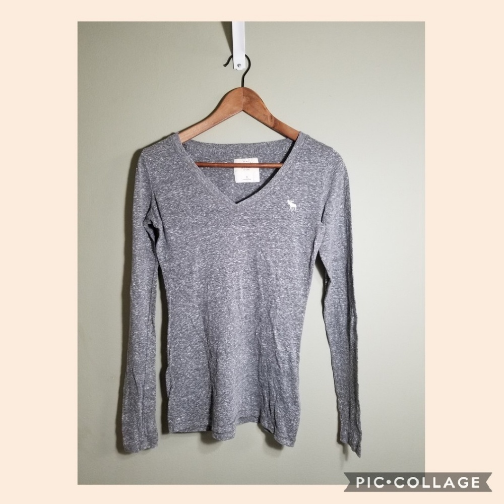Abercrombie and Fitch gray v neck long sleeve sz S